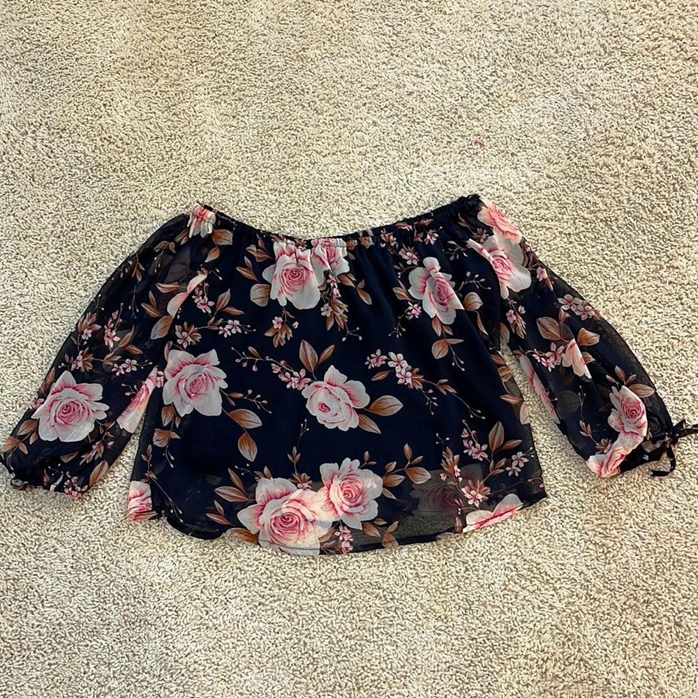 Black American Eagle off the shoulder top / size XS